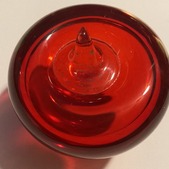 Red Candy Apple Solid Hand Blown Glass Apple Paperweight - Picture 4 of 4